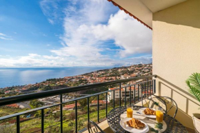 In the high zone of Caniço with sea view - Varandas do Mar
